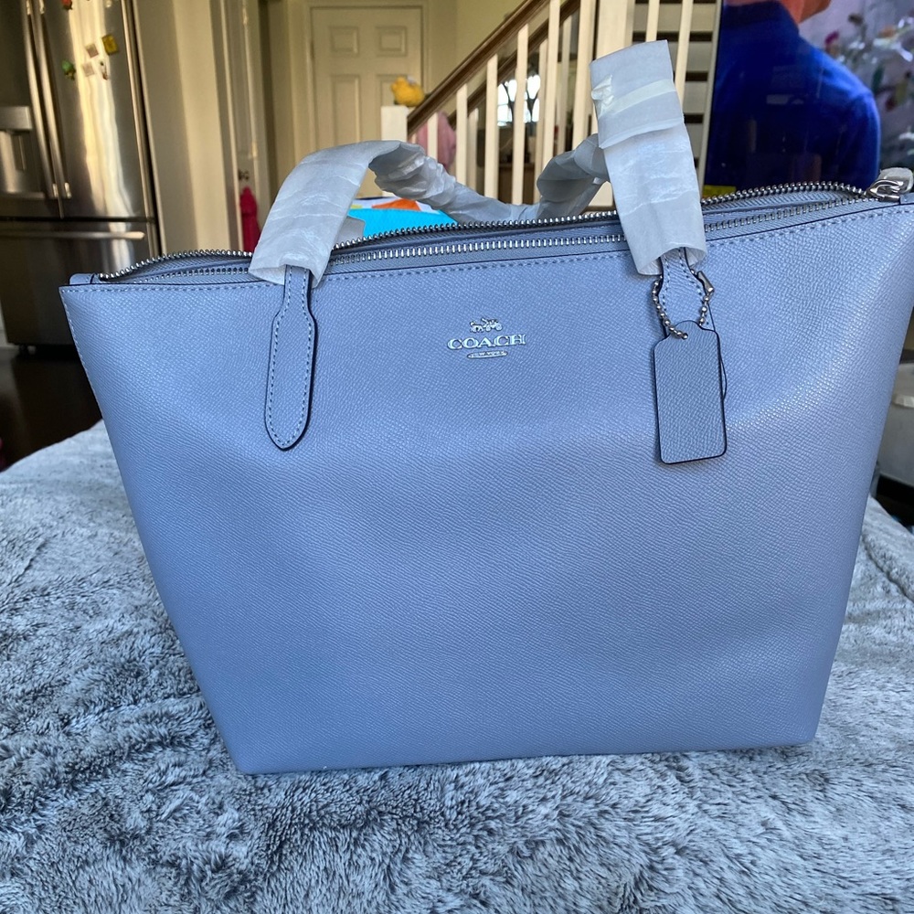 COACH ZIPPER TOTE •NWT